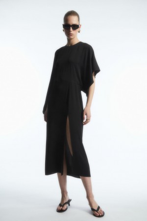 Dámské Šaty COS Asymmetric-Sleeve Draped Midi Černé | COS Eshop CZ-97143TMFC