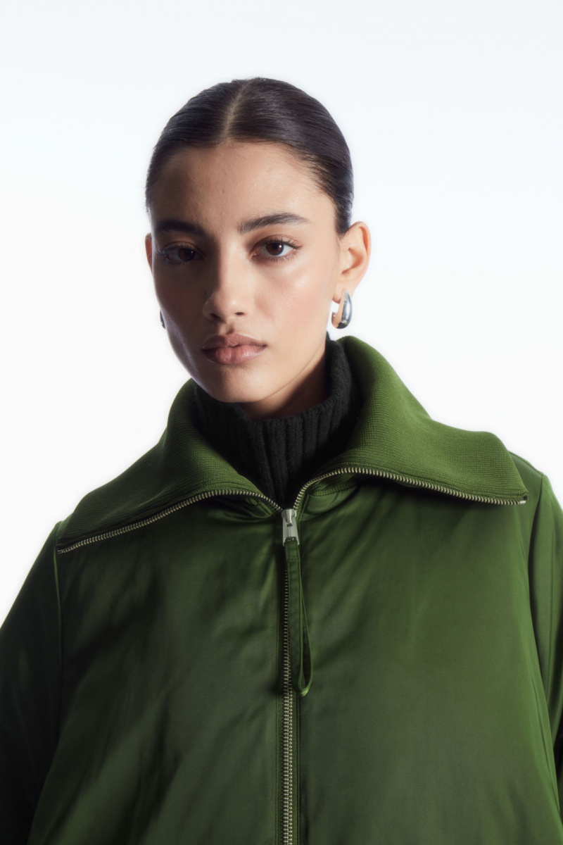 Dámské Bundy COS Žebrovaný-Collar Puffer Tmavě Zelene | COS Eshop CZ-19425KGZR