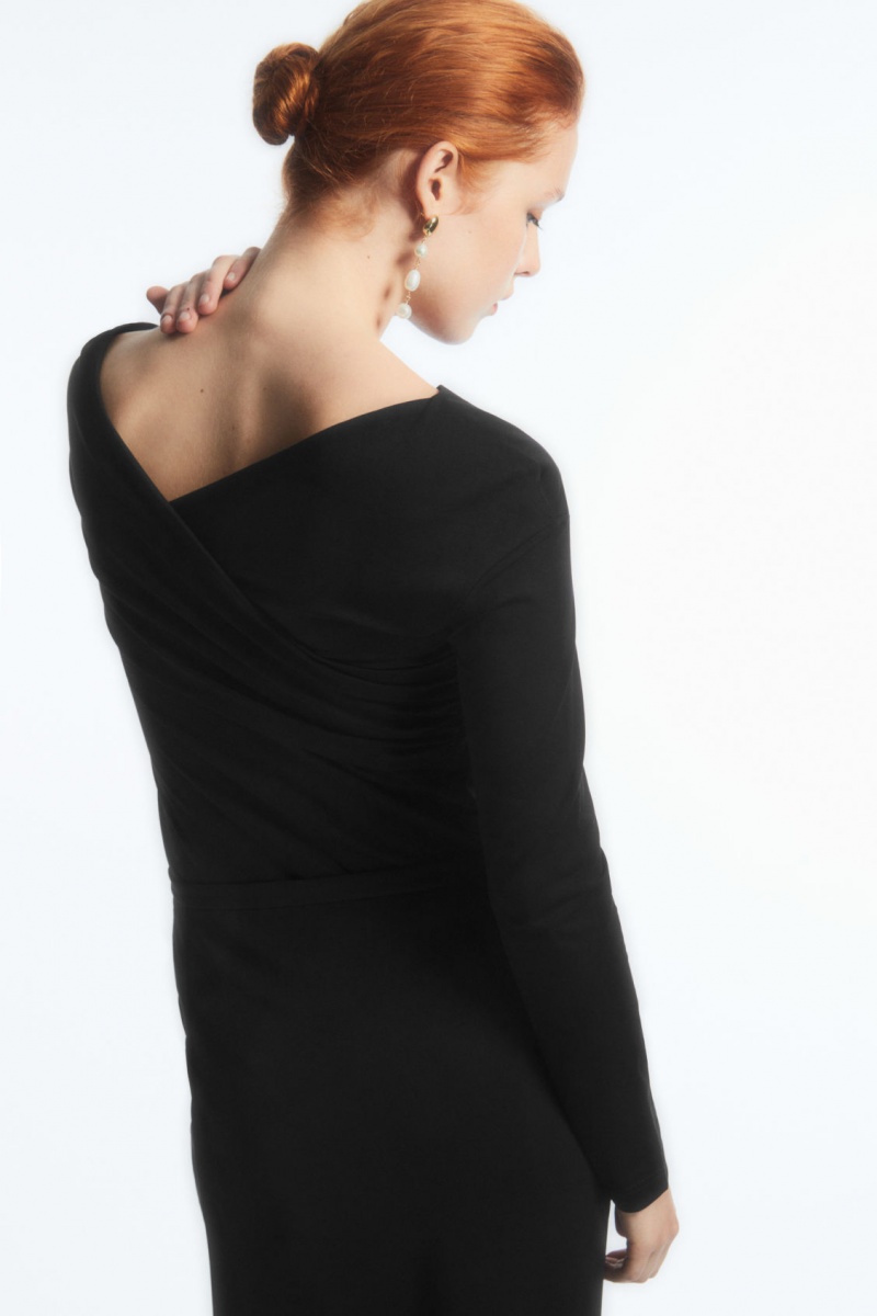 Dámské Topy COS Gathered Off-The-Shoulder Asymmetric Černé | COS Eshop CZ-83460VHWZ